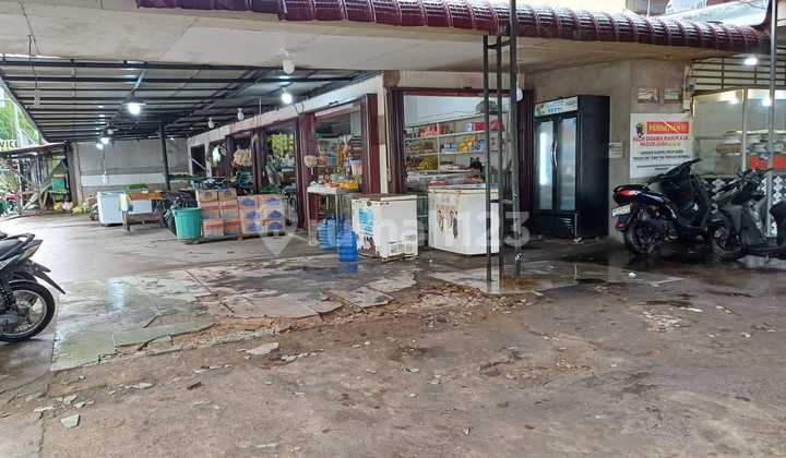 Dijual Tanah + Bangunan Posisi Hook Strategis Terletak di Kawasan Ramai dengan Akses Jl. Prof. M. Yamim dan Jl. Ampera Langsung