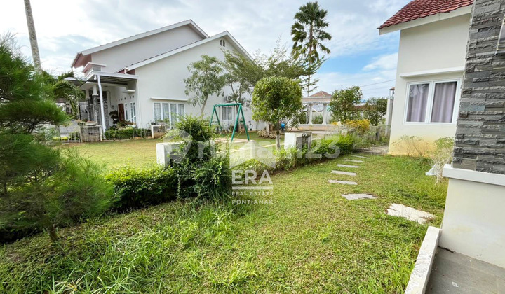 Rumah Bonus Area B B Q, Posisi Hook dengan Akses Jalan Lebar di Ujung Pandang 2