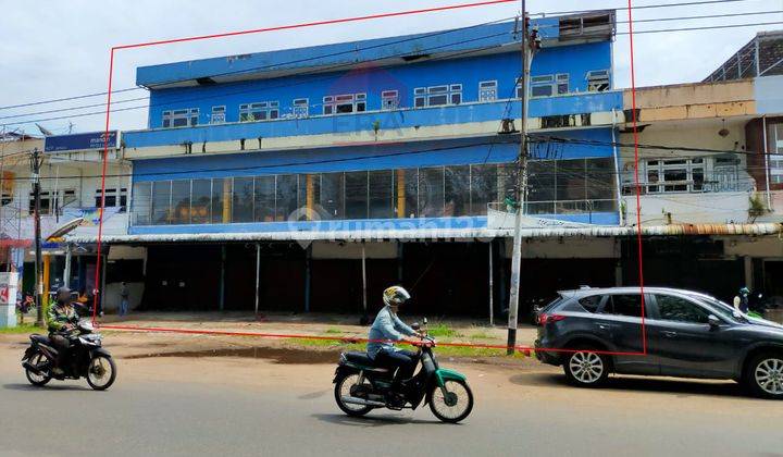 Ruko 5 Pintu Kawasan Ramai Strategis di Kom Yos Sudarso 1