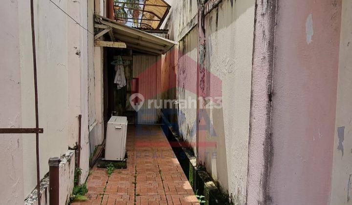 Rumah Furnished di Lingkungan Eksklusif Tengah Kota, Palapa 3B