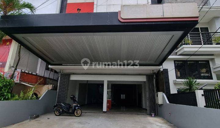 Bangunan 4lt Anti Ribet Siap Pakai di Tepi Jalan Kha Dahlan 1