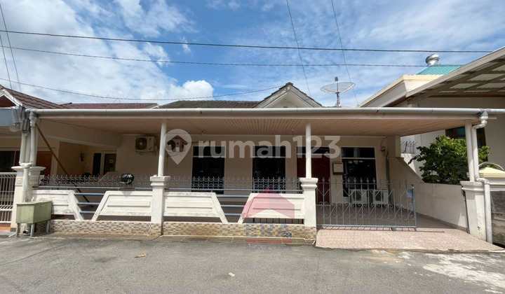 House in Urban Area with Car Access in Purnama. House in Urban Area with Car Access in Purnama.