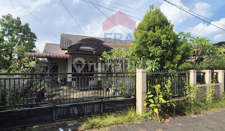 Hunian Keluarga Luas 2 Rumah jadi 1 Kawasan Kota di Prof. M. Yamin 2