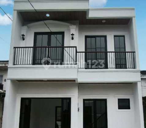 2-Story House Near Cilebut Station Bogor Classic Comfortable Ambiance Easy Mobility 2-Story House Near Cilebut Station Bogor Classic Comfortable Ambiance Easy Mobility