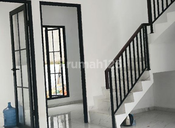 2-Story House Near Cilebut Station Bogor Classic Comfortable Ambiance Easy Mobility 2-Story House Near Cilebut Station Bogor Classic Comfortable Ambiance Easy Mobility