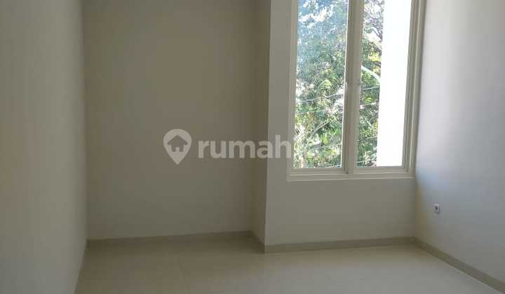 Gayungsari Minimalis 2 Lantai Siap Huni Dingin Hadap Selatan 2