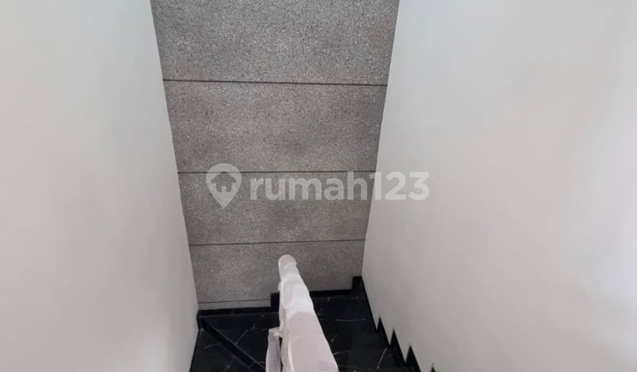 Rumah New Gress Mojoarum Daerah Dharmahusada, Super Strategis 9