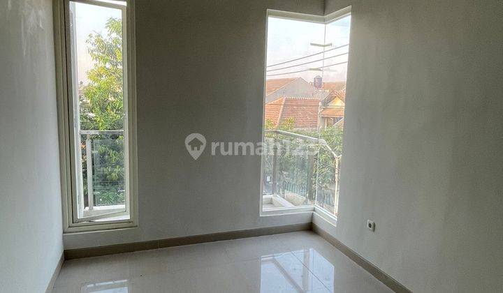 Rumah Lokasi Premium, Dekat Unair Kampus C 2