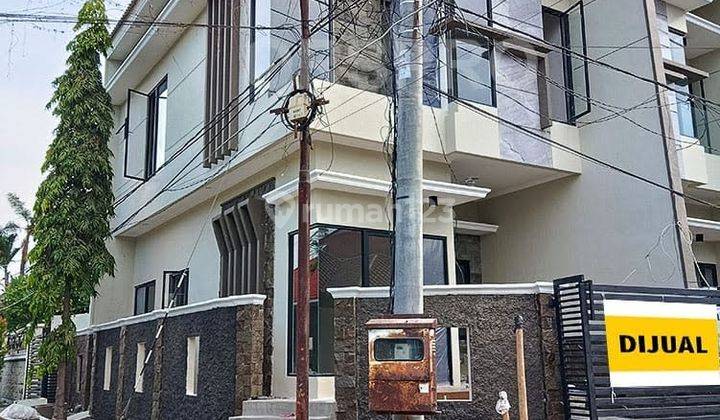 Rumah Baru Minimalis Mulyosari Surabaya Timur, Row Jalan Lebar, Dekat Pakuwon City  1