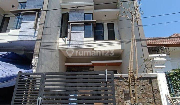 Rumah Baru Minimalis Mulyosari Surabaya Timur, Row Jalan Lebarr, Dekat Pakuwon City Mall 1