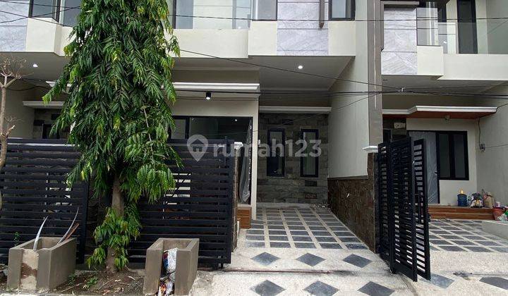 Rumah Baru Minimalis Mulyosari Surabaya Timur, Row Jalan Lebar 1