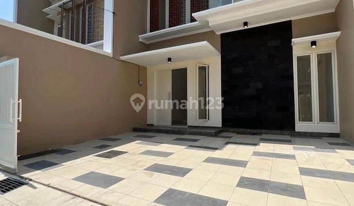 Sisa 1 Unit, Rumah Dijual Manyar Kerto Baru Gress, Minimalis 2