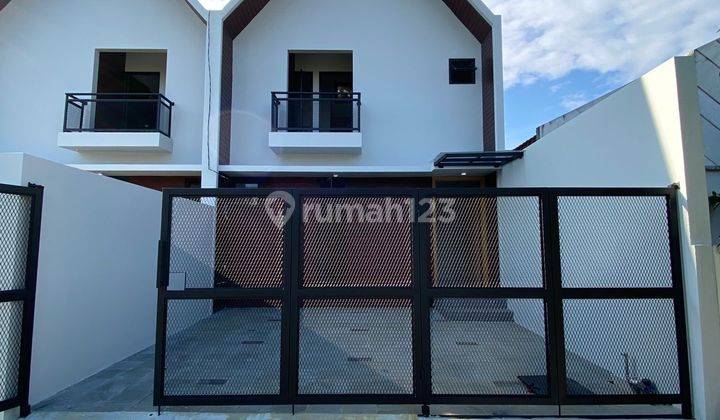 Rumah Baru Minimalis, Lokasi di Kutisari Indah, Strategis Nyaman 1