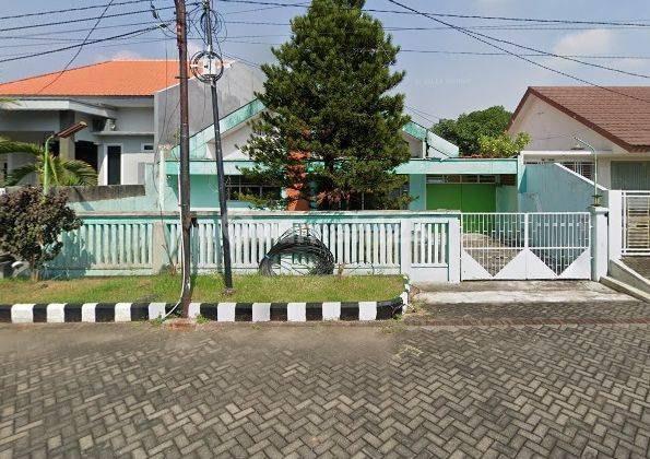 Rumah Second Gayungsari Terawat, Row Jalan Lebar, Strategis 1