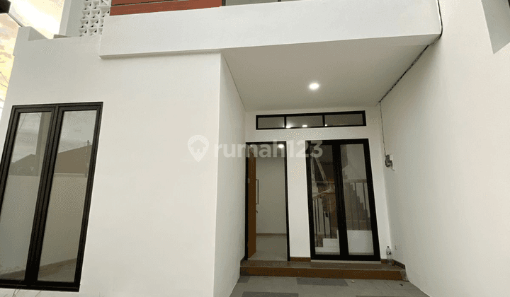 Rumah Daerah Kenjeran, Model Scandinavian, Baru Gress 2lt 1M an 2