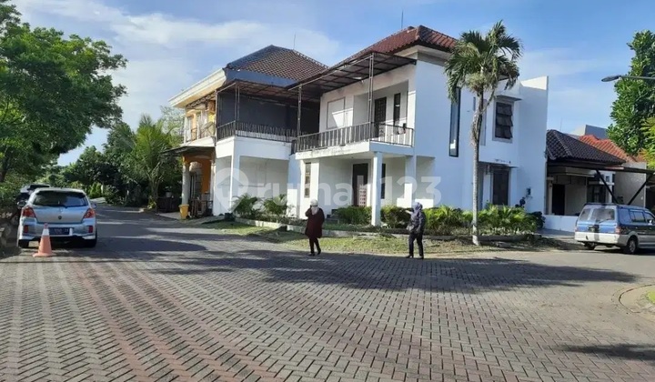 Dijual Cepat Rumah Hook Kawasan Elit Royal Ketintang Bebas Banjir