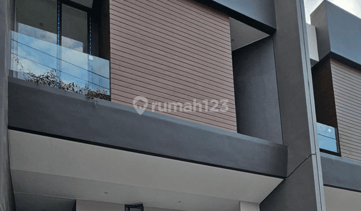 Kutisari Indah Rumah Baru Miniamlis, Lokasi Strategis Dekat Petra 2