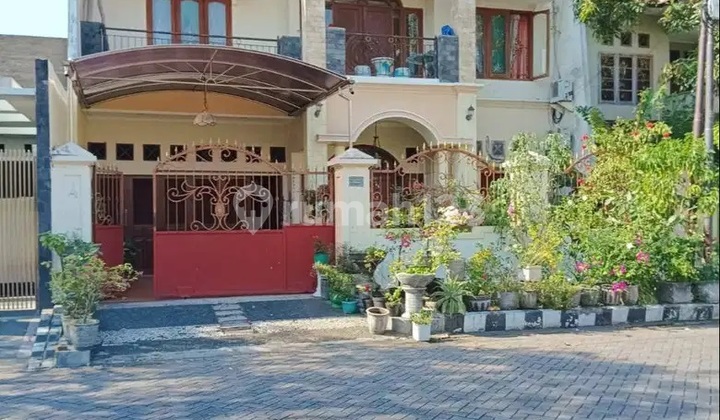 Rumah 2 Lantai di Ketintang Wiyata, Bagus Sangat Terawat, Hadap Favorit