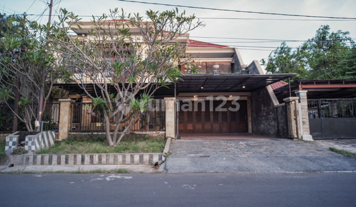 Rumah Mewah Margorejo One Gate System Blok Depan, Row Jalan Lebar