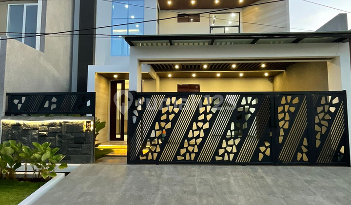 Rumah Mewah berkelas dengan Private Pool di Baruk Selangkah Merr Rumah Mewah berkelas dengan Private Pool di Baruk Selangkah Merr