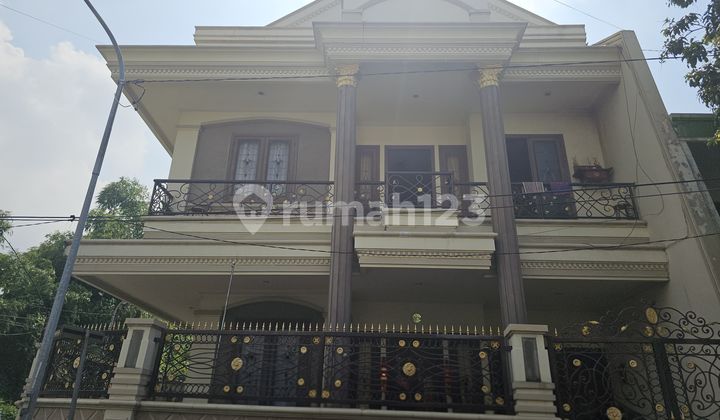Dijual Rumah 2 Lantai Kondisi Bagus di Panjang Jiwo Permai 1