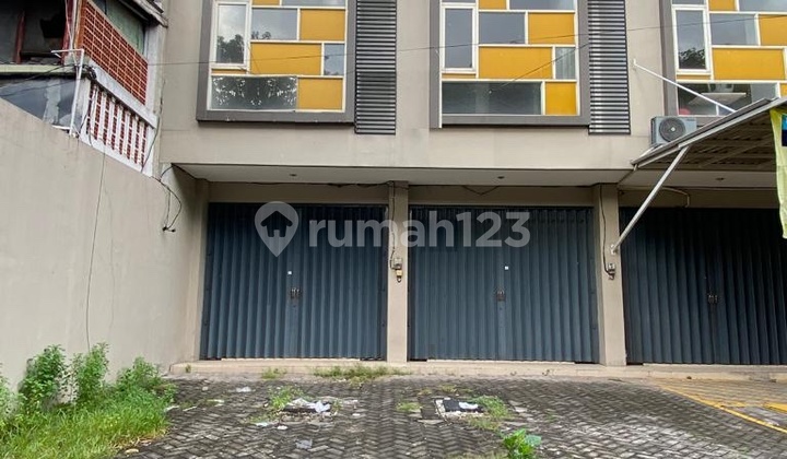 Ruko di Rungkut Asri Nol Jalan Raya Jalanan Ramai, Padat Penduduk