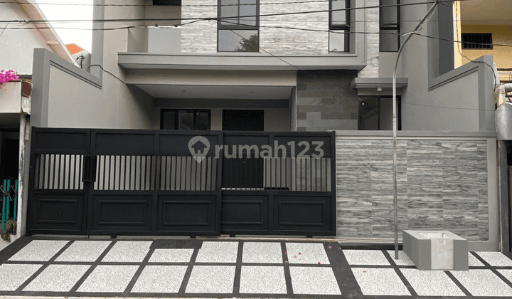 New Gress Minimalis Rumah Mulyosari Depan Taman, Dkt Pakuwon City 1