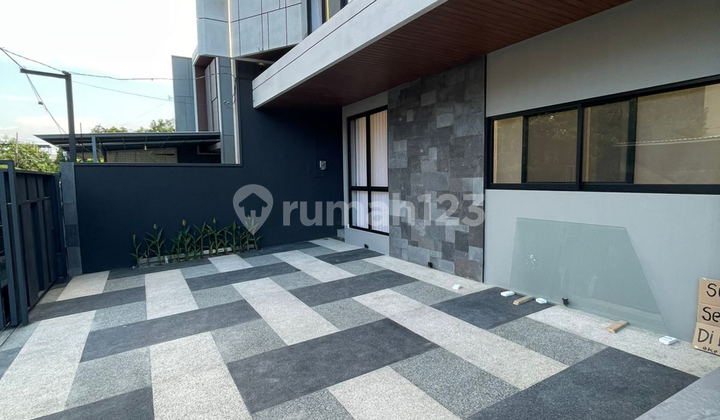 Rumah Manyar Surabaya Timur Modern Minimalis, Dekat Akses Merr 2