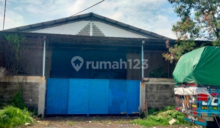 Warehouse for Sale in Margomulyo, Ready to Use, Strategic Location Warehouse for Sale in Margomulyo, Ready to Use, Strategic Location