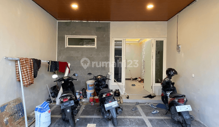 Rumah Baru Gress Minimalis, Masih Tahap Finishing, Rungkut Mapan 2