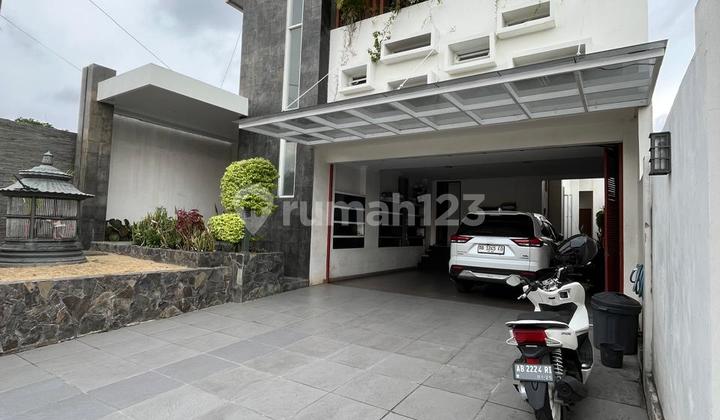 Rumah Mewah Dengan Tanah Yang Luas Di Sinduadi Mlati  2