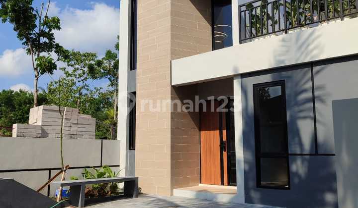 Rumah Modern Didekat Alun Alun Kota Wates Yogyakarta