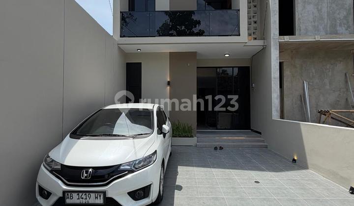 Rumah Baru Mewah Model Scandinavian Full Furnished di Wedomartani Ngemplak Sleman Dekat Pasar Gentan