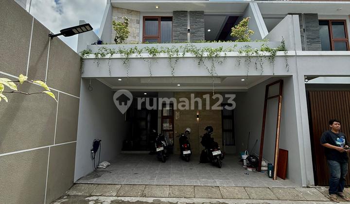Rumah Mewah Full Furnished Didalam Cluster di Gesongkuning Yogyakarta