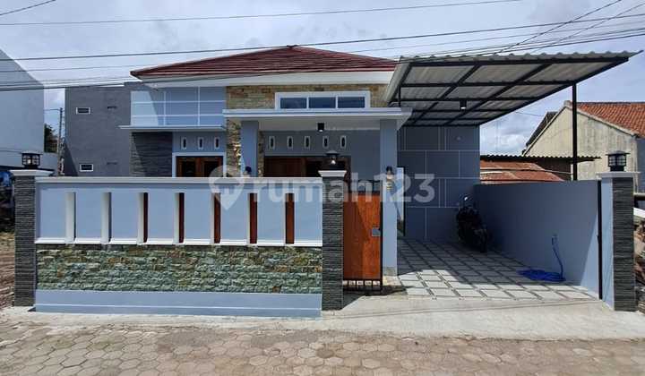 Rumah Baru Luas Strategis Dekat Polres Sleman Yogyakarta Rumah Baru Luas Strategis Dekat Polres Sleman Yogyakarta