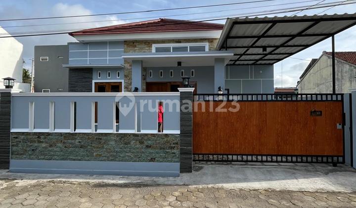 Minimalist New House with Sweet Design Near Polres Sleman, Magelang Road, Triharjo Minimalist New House with Sweet Design Near Polres Sleman, Magelang Road, Triharjo