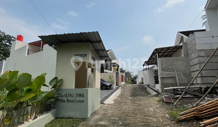 Rumah Dengan Konsep Villa Dilengkapi Privat Pool Di Turi Sleman 2