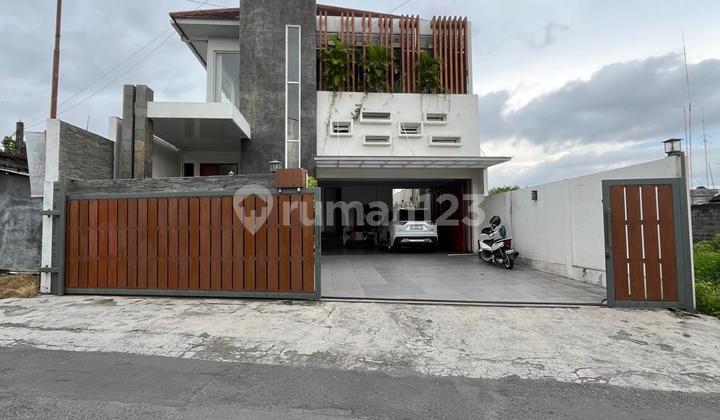 Rumah Mewah Dengan Tanah Yang Luas Di Sinduadi Mlati 