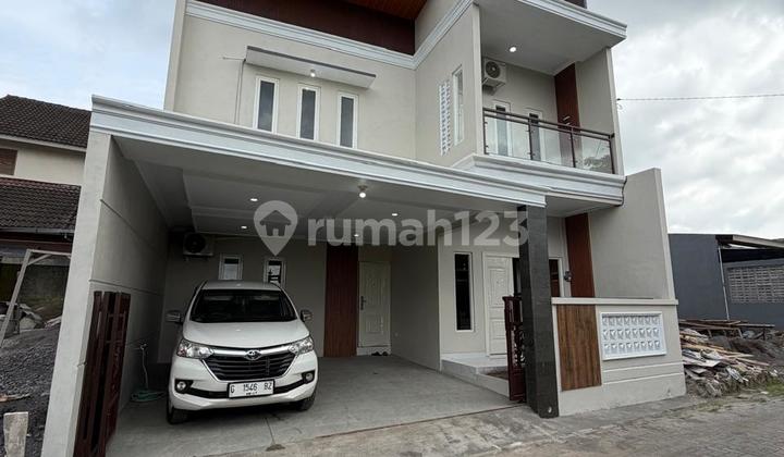 Rumah Mewah Dua Lantai Ekslusif di Purwomartani Kalasan Dekat Candi Sambisari Rumah Mewah Dua Lantai Ekslusif di Purwomartani Kalasan Dekat Candi Sambisari