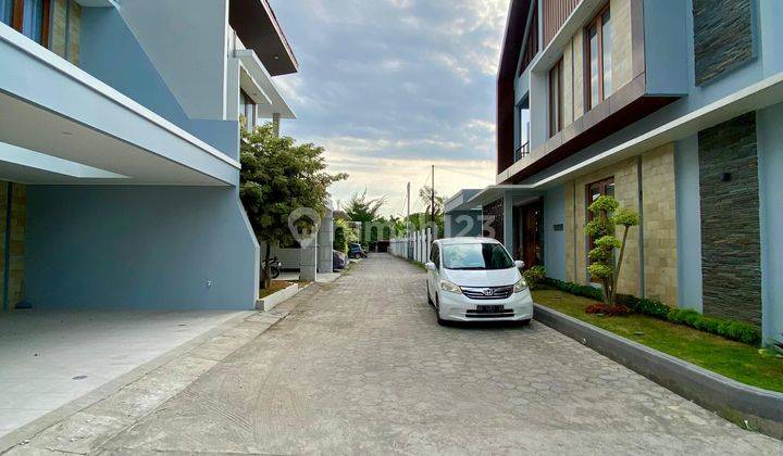 Rumah Mewah 2 Lantai Di Dlm Perumahan Di Gedongkuning 2