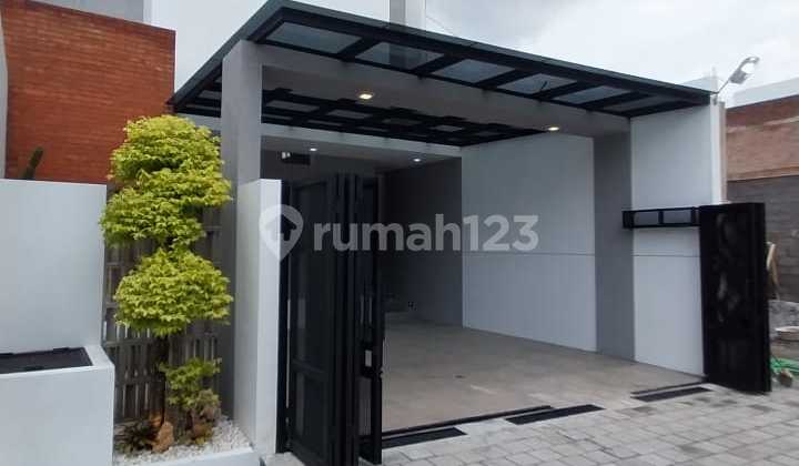 Rumah Mewah Modern Di Dekat Kampus Uii Jakal Rumah Mewah Modern Di Dekat Kampus Uii Jakal