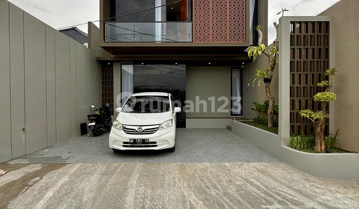 Rumah Mewah Full Perabot Tepi Jalan Aspal di Bakungan Wedomartani Ngemplak Sleman Yogyakarta