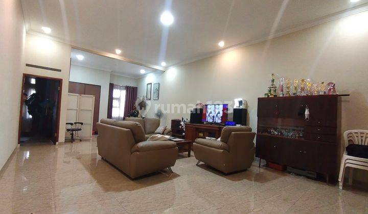 Dijual rumah bagus Istana Kawaluyaan Bandung 2 Lantai Bagus Timur 2