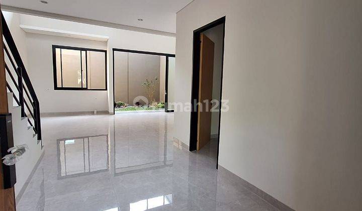 Dijual Rumah Baru Singgasana Pradana Bandung SHM 2