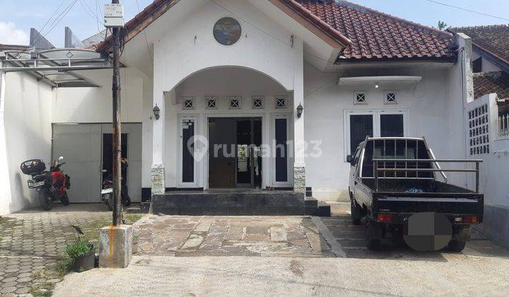 Disewakan Rumah Murah Pusat Kota Sayap Jl. Riau Bandung 1