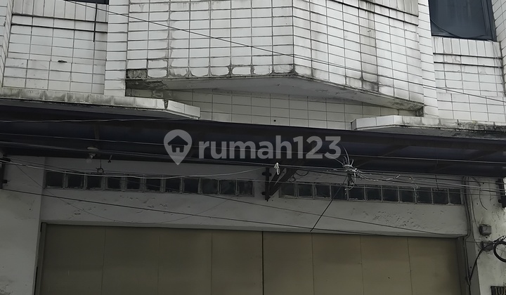 For Rent: Ready-to-Use Shop House in Bandung Textile Center For Rent: Ready-to-Use Shop House in Bandung Textile Center