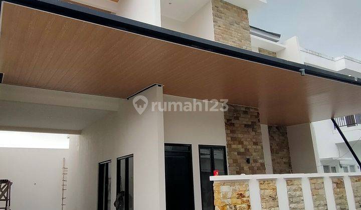 Rumah Modern di Jln. Cihanjuang Rahayu Villa Bandung Utara 2