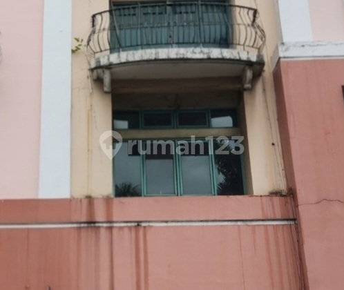 For Rent: T6 Commercial Center Shop-House Facing Main Road. Located in Block T6, Puri Indah Commercial Center, South Kembangan, Kembangan, West Jakarta City, DKI Jakarta, Indonesia, 11610, Puri Indah.