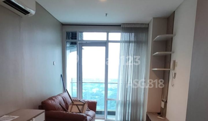 APARTEMEN BROOKLYN LT.26,: HOEK. Apartemen