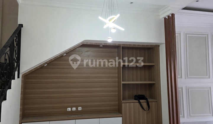 Dijual Rumah di Meruya Komplek Dpr ******** D Rumah Bagus SHM di Blok D Komplek Dpr Ri, Jl. Meruya Selatan, Joglo, Kembangan, Kota Jakarta Barat, Dki Jakarta, Indonesia, 11640, Meruya 2
